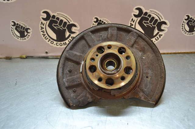 Кулак поворотный правый A2123502208 MERCEDES