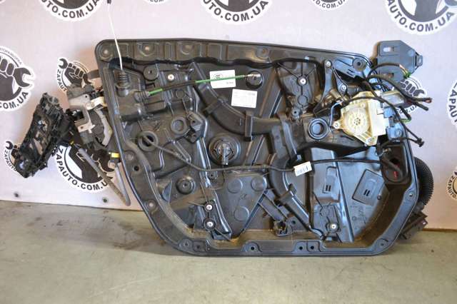 Механизм стеклоподъемника передней левой двери A2137205105 MERCEDES
