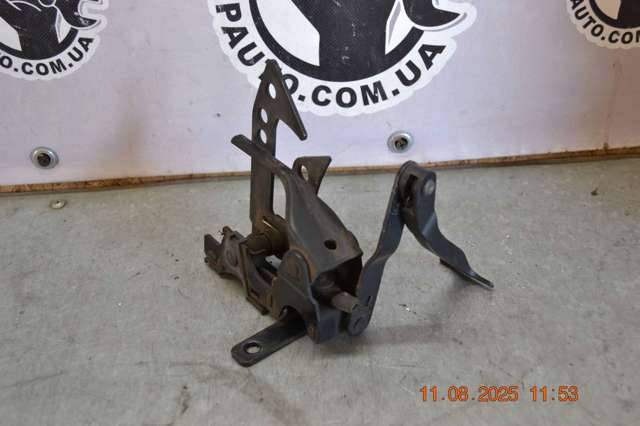 Запор капота (замок и привод замка капота) A2218800264 MERCEDES