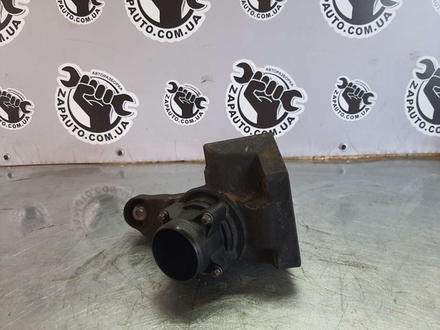 Кронштейн подушки (опоры) двигателя, левой A6462230604 MERCEDES