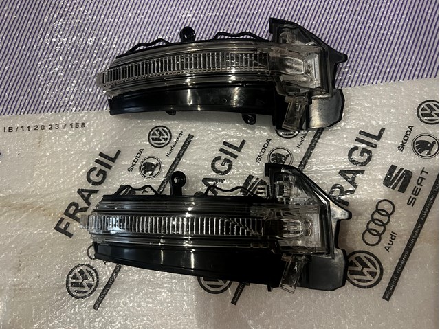 VAG 4M8949102 в наличии Украина