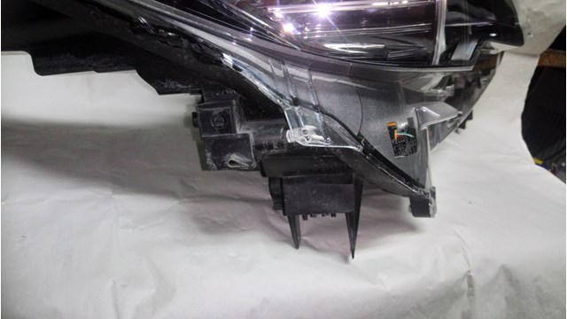 KB8P51031H MAZDA Фара правая купить в Полтава