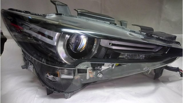 MAZDA KB8P51031H Правая фара в наличии Харьков