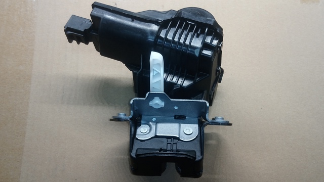 MAZDA KBB462310C Замок крышки багажника (двери 3/5-й задней) в наличии Житомир