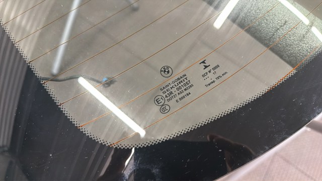 Стекло крышки багажника 51007306472 BMW