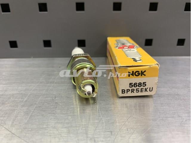 Свеча BPR5EKU NGK