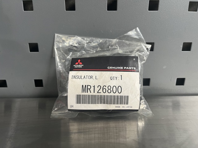Подушка радиатора нижняя MR126800 MITSUBISHI