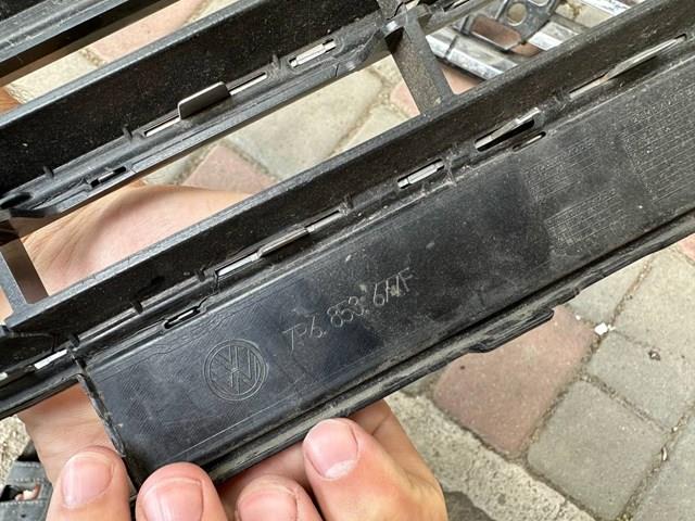 7P6853677F Решетка бампера переднего центральная купить Полтава