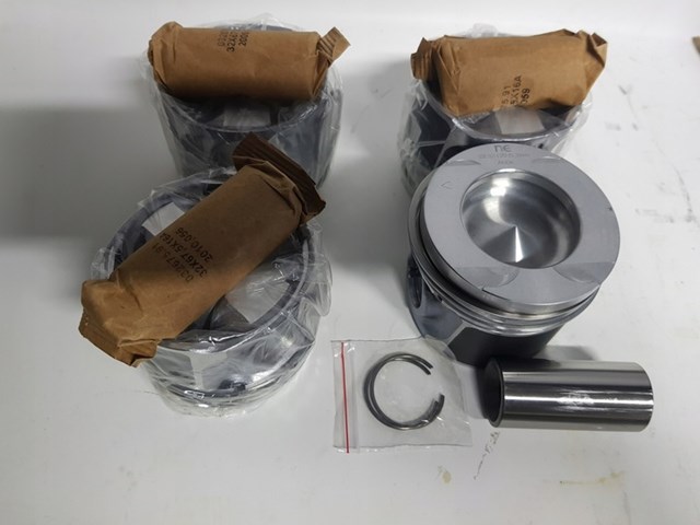 Поршень в комплекте на 1 цилиндр, STD 120A12695R RENAULT