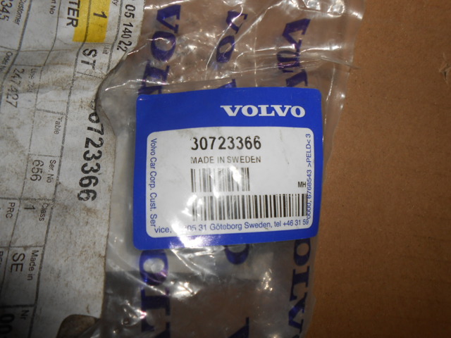 30723366 VOLVO Кронштейн радиатора верхний левый купить в Украина