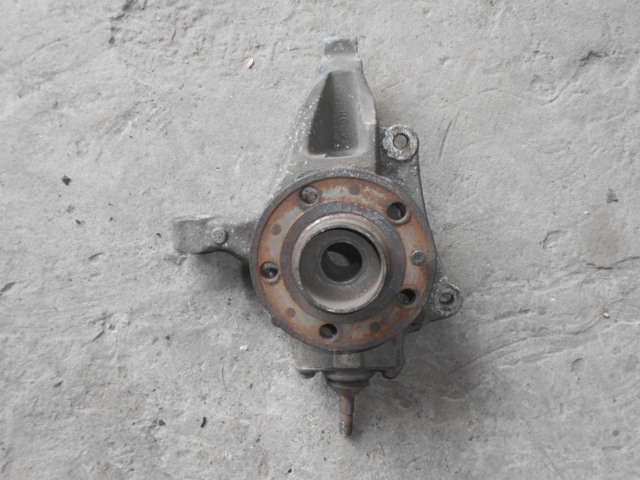VOLVO 30760715 Цапфа передняя правая в наличии Винница