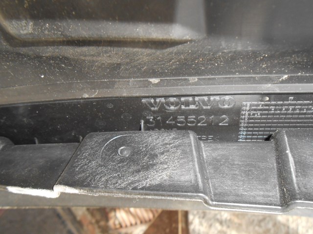 VOLVO 31425368 Верхний дефлектор радиатора в наличии Харьков