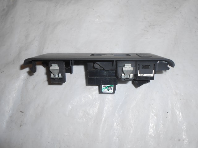 VOLVO 31456060 Кнопка стеклоподъемника передняя в наличии Ирпень