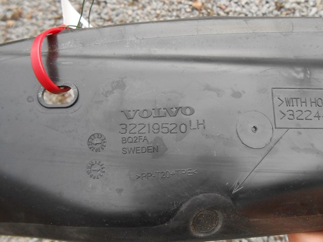 VOLVO 32219520 Уплотнитель крыла в наличии Днепр