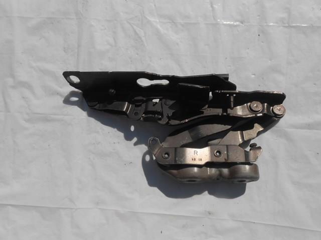 32277086 VOLVO Петля капота правая купить в Тернополь
