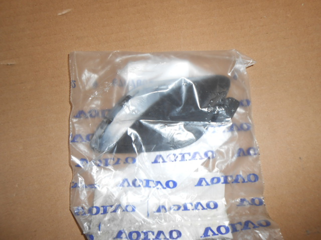 VOLVO 39802519 Заглушка бампера буксировочного крюка передняя в наличии Ровно