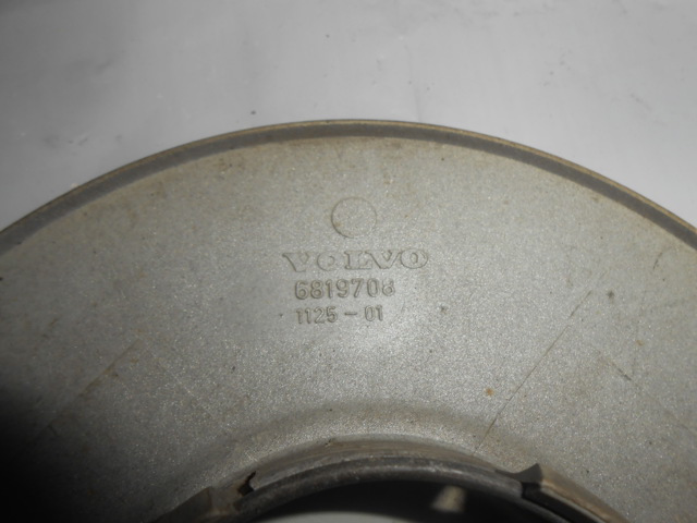 VOLVO 6819708 Колпак колесного диска в наличии Чернигов
