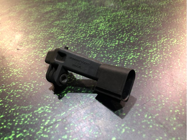 032906433 VAG Датчик коленвала купить в Ужгород