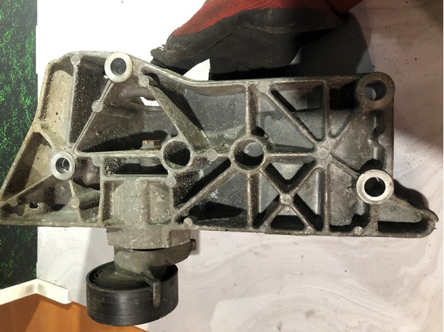 VAG 036145169G Кронштейн генератора в наличии Чернигов