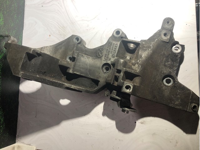 Кронштейн крепления генератора Volkswagen Caddy ALLTRACK 4