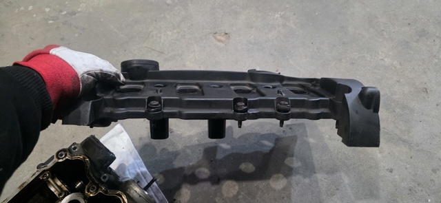 VAG 06F103469D Крышка клапанная в наличии Кривой Рог