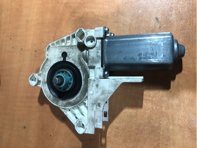 VAG 1T0959701G Мотор стеклоподъемника двери передней левой в наличии Львов
