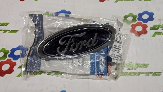 Эмблема на крышку багажника DS7Z8213A FORD