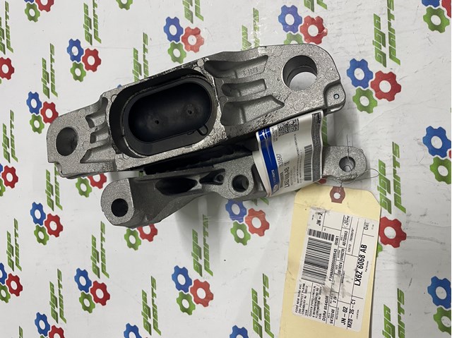Левая подушка двигателя LX6Z6068AB FORD
