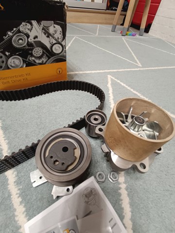 CONTINENTAL CT1028WP4 Ремень ГРМ, комплект в наличии Черновцы
