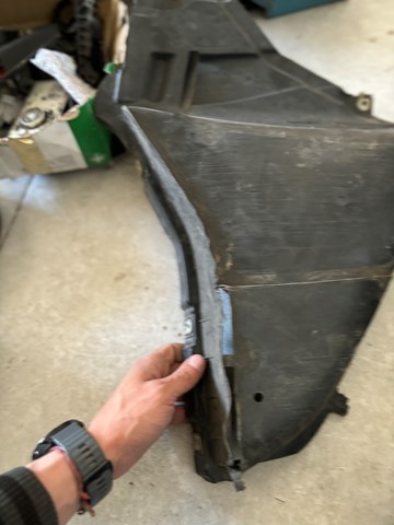 51718060031 BMW Щиток грязезащитный передней арки крыла купить в Киев