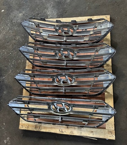 863512WBA0 HYUNDAI Решетка радиатора купить в Украина