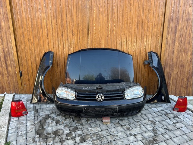Передний бампер Volkswagen Golf 4