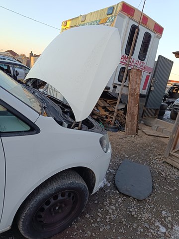 Переднее правое крыло 1T0821022D VAG