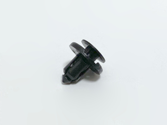 MAK 11390 Пистон (клип) крепления молдинга лобового стекла в наличии Ирпень