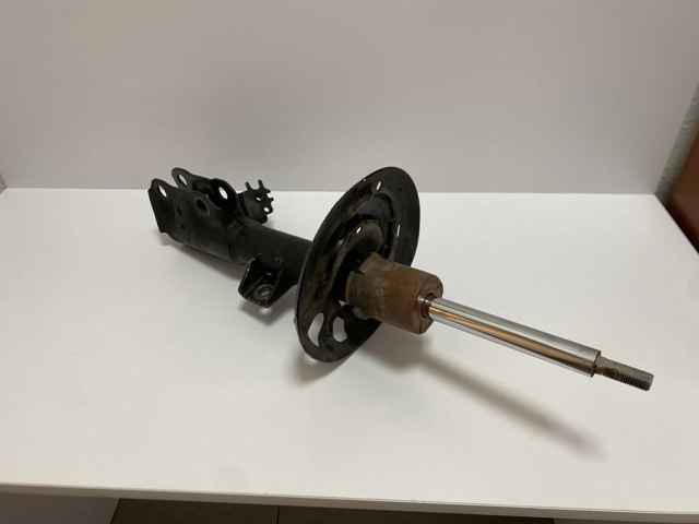 Стойка передняя левая 4852080635 TOYOTA