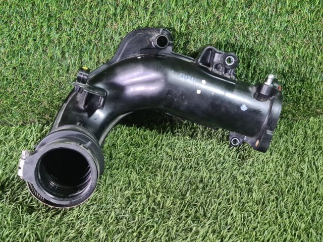 Патрубок дроссельный 165766RC3B NISSAN