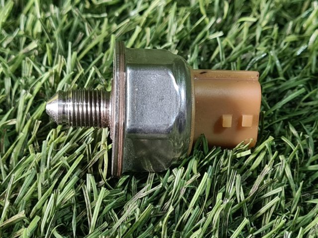 166386RC0A NISSAN Регулятор давления топлива в топливной рейке купить в Ирпень