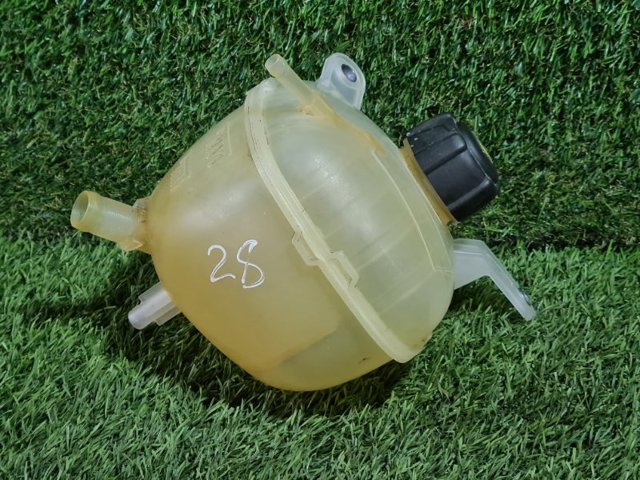 NISSAN 217106RC0A Бачок системы охлаждения в наличии Запорожье
