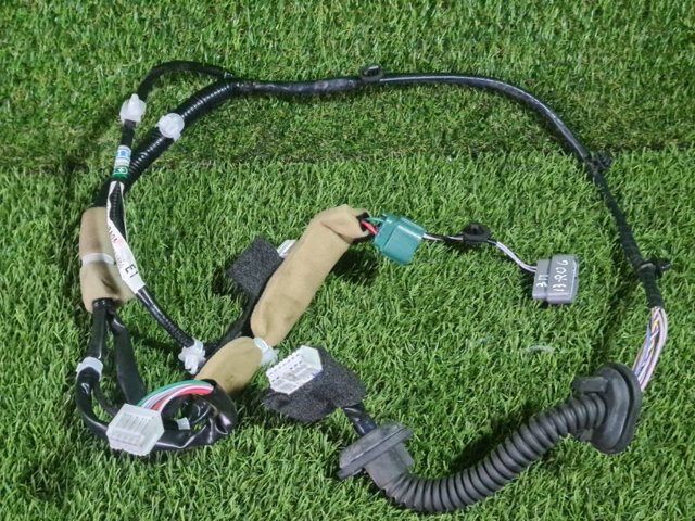 Электропроводка задней двери 241264BA0A NISSAN