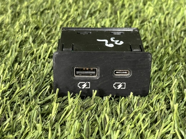 USB-разветвитель 253316UA0 NISSAN