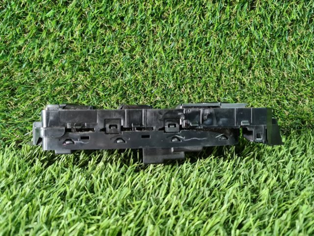 254016RE0C NISSAN Кнопочный блок управления стеклоподъемником передний левый купить в Харьков
