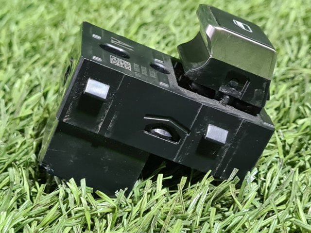 254116RA0B NISSAN Кнопка включения мотора стеклоподъемника задняя купить в Запорожье