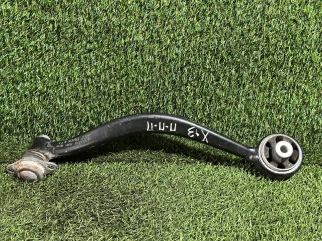 Рычаг передней подвески нижний, правый 31106787674 BMW