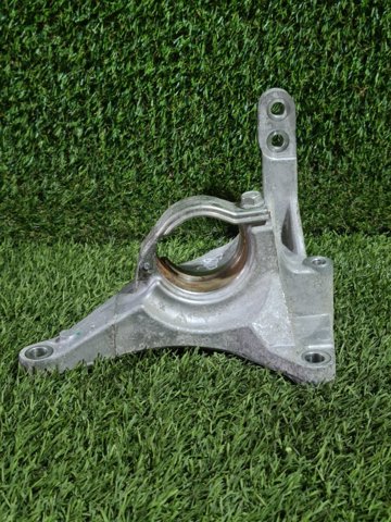 Опора подвесного подшипника передней полуоси 397806RA0B NISSAN