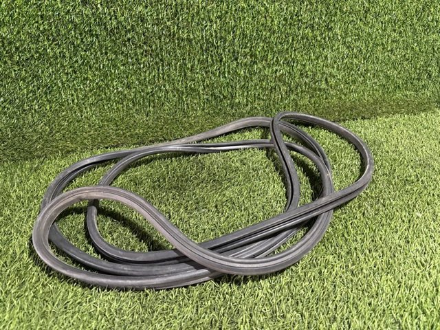 Уплотнитель люка крыши 3G9877459 VAG