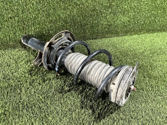 Передний правый амортизатор 4060A682 MITSUBISHI