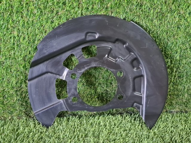 Кожух тормозного диска переднего левого 411616RA0A NISSAN