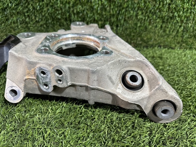 NISSAN 430196RA1A Цапфа задняя левая в наличии Житомир