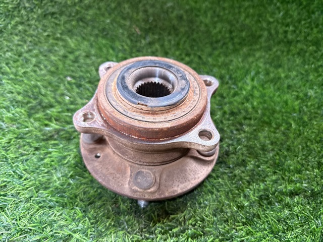 Подшипник в сборе со ступицей передний 5175039603 HYUNDAI