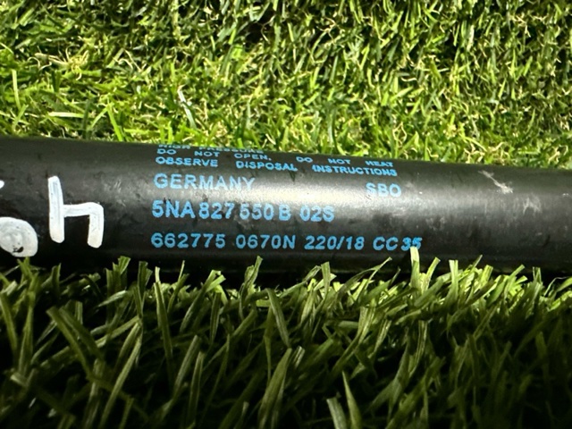 VAG 5NA827550B Амортизатор крышки багажника (двери 3/5-й задней) в наличии Ирпень